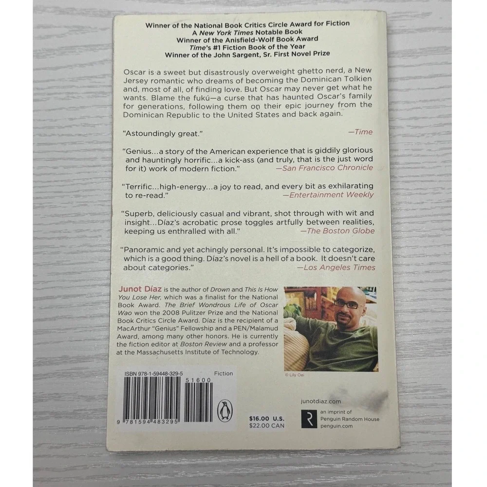 The Brief Wondrous‎ Life of Oscar Wao by Junot Díaz - Paperback / Sku0063